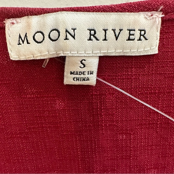 Maroon Button Up Polka Dot Top Size Small - Picture 4 of 4